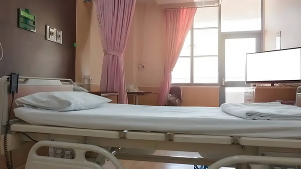 「女性互助」大潮中，为什么《花漾》要呈现女性关系中的「毒性」成分？