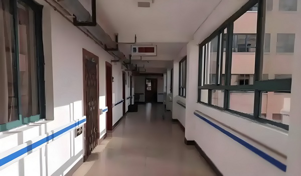杨幂在首映礼上的一个举动，让赵丽颖再成为焦点